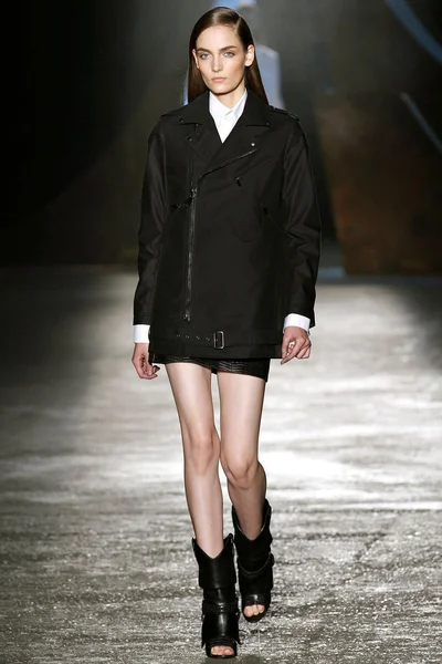 Look 8